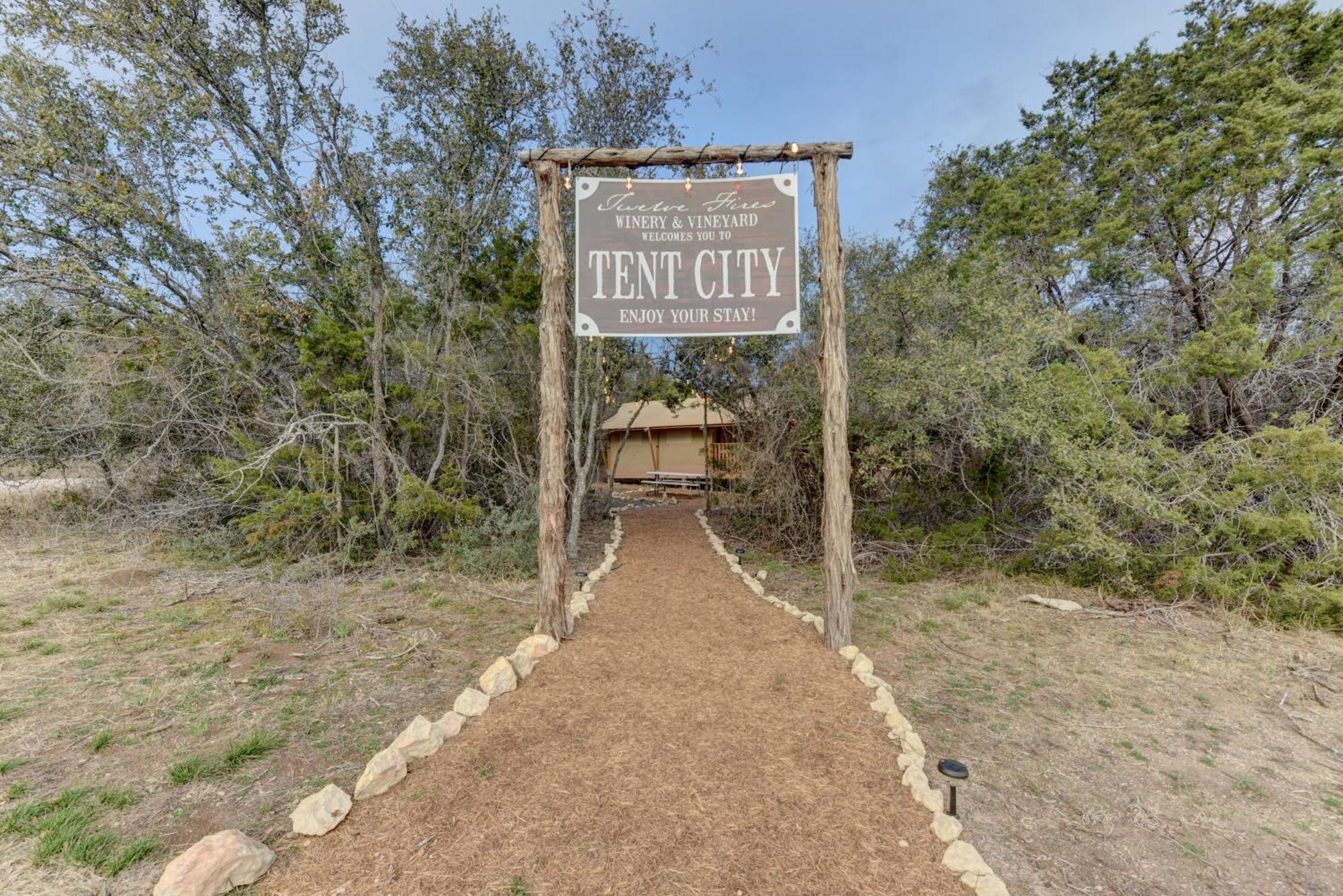 Hotel 12 Fires Luxury Glamping With Heating #1 Johnson City Exterior foto